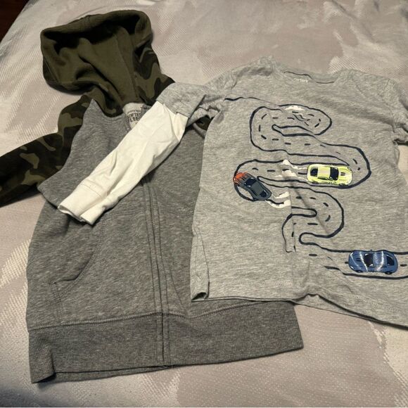 Boys 4T long sleeve cars tee and camo sweatshirt zip up hoodie bundle! Like new! - Picture 1 of 8